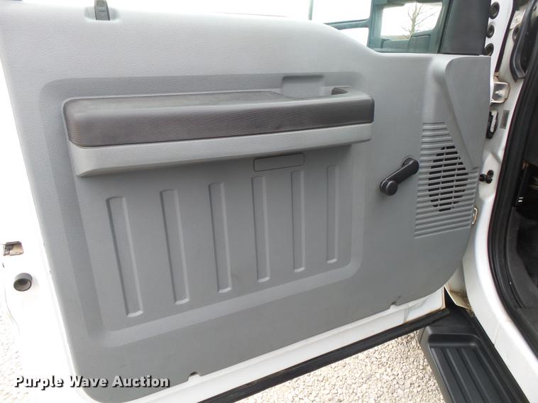 image for item DB7332 2011 Ford F550 service truck