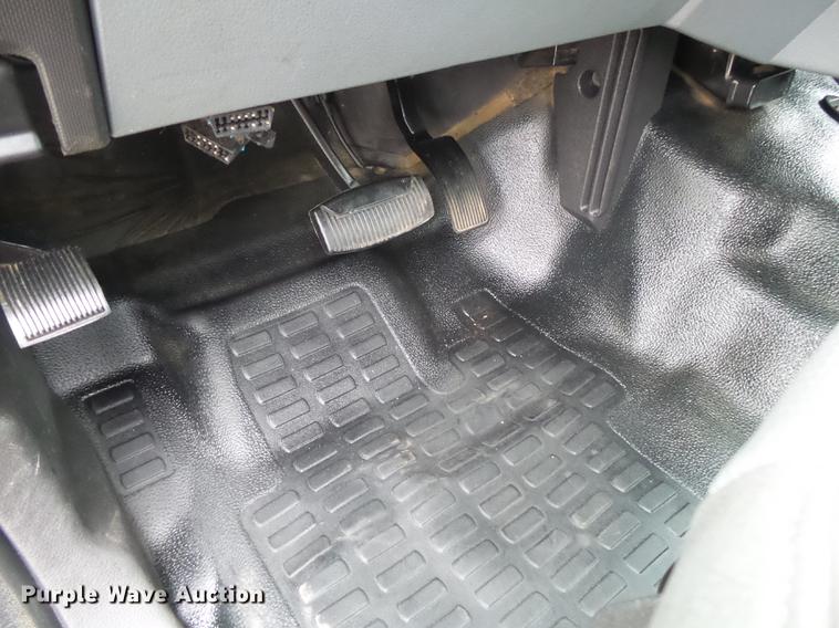 image for item DB7332 2011 Ford F550 service truck
