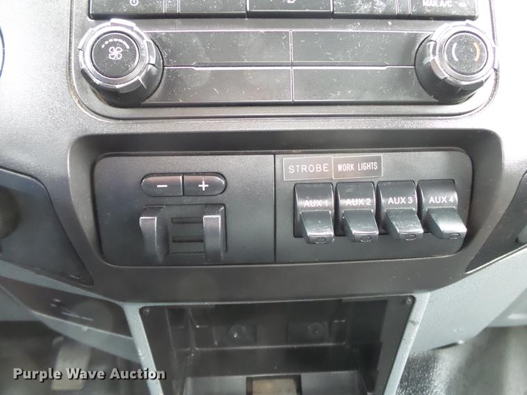 image for item DB7332 2011 Ford F550 service truck