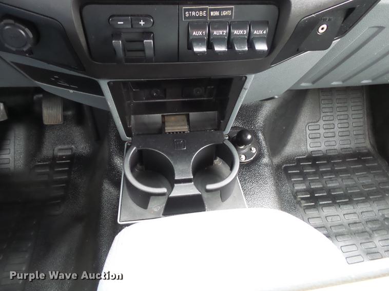 image for item DB7332 2011 Ford F550 service truck