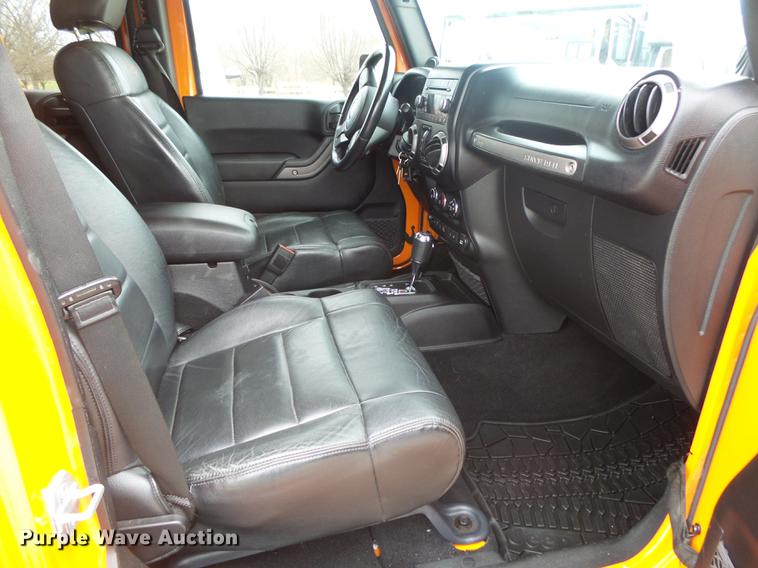 image for item DB7333 2012 Jeep Wrangler Sport SUV