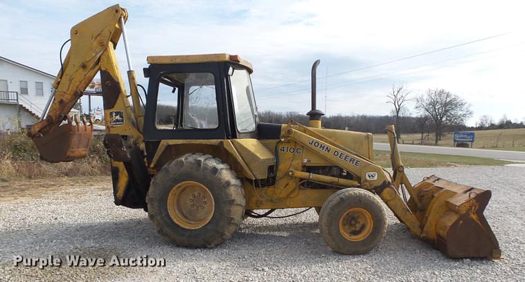 image for item DB7334 1986 John Deere 410C backhoe