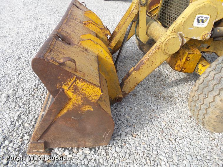 image for item DB7334 1986 John Deere 410C backhoe