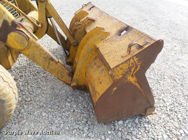 image for item DB7334 1986 John Deere 410C backhoe