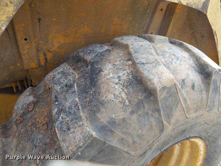 image for item DB7334 1986 John Deere 410C backhoe