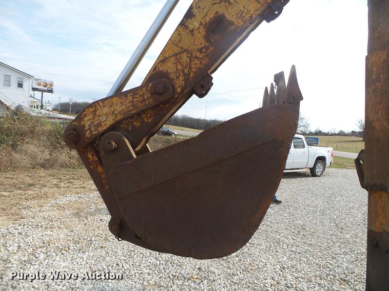 image for item DB7334 1986 John Deere 410C backhoe