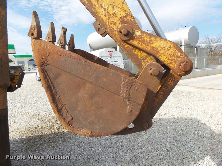 image for item DB7334 1986 John Deere 410C backhoe