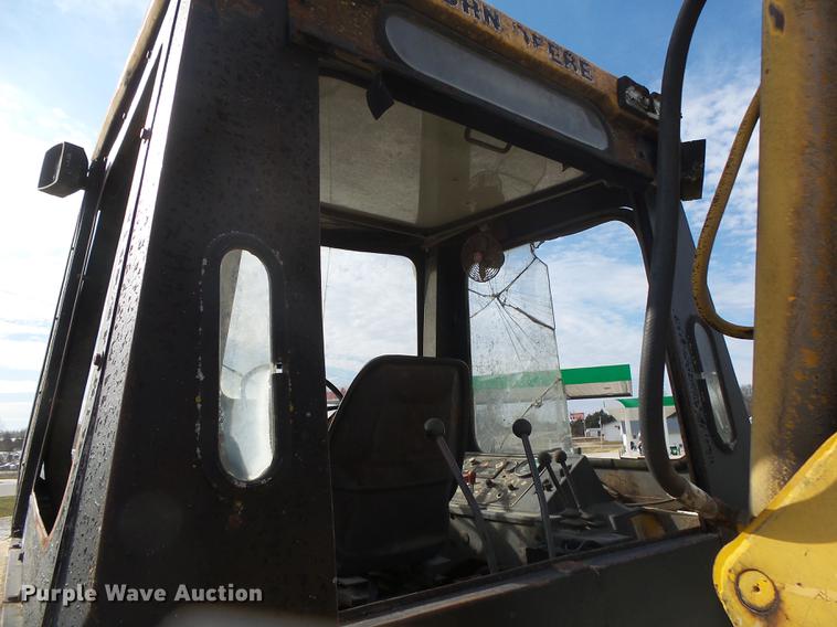 image for item DB7334 1986 John Deere 410C backhoe