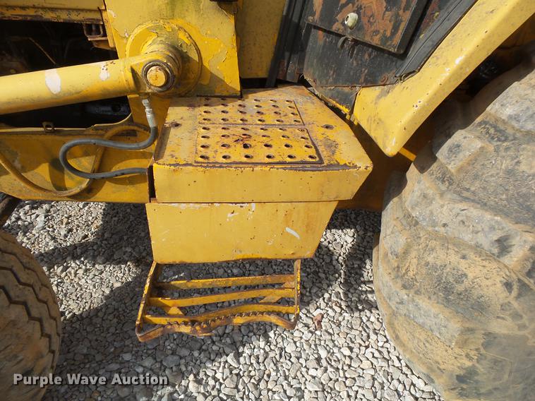 image for item DB7334 1986 John Deere 410C backhoe