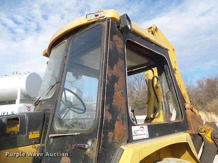 image for item DB7334 1986 John Deere 410C backhoe