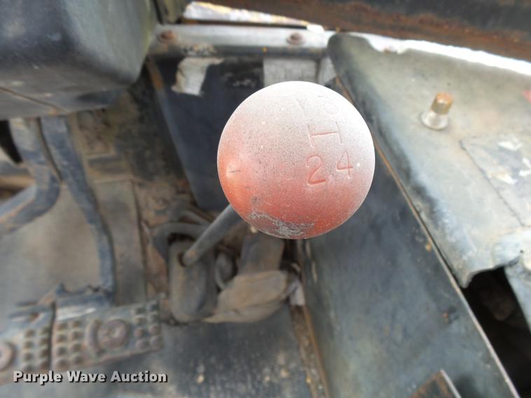 image for item DB7334 1986 John Deere 410C backhoe