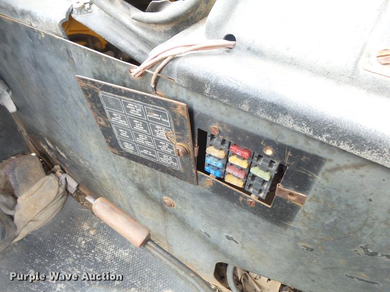 image for item DB7334 1986 John Deere 410C backhoe