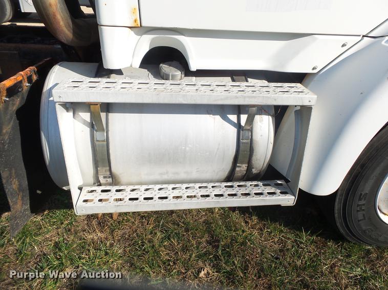 image for item DB7335 2004 Sterling 9500 semi truck