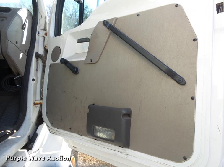 image for item DB7335 2004 Sterling 9500 semi truck