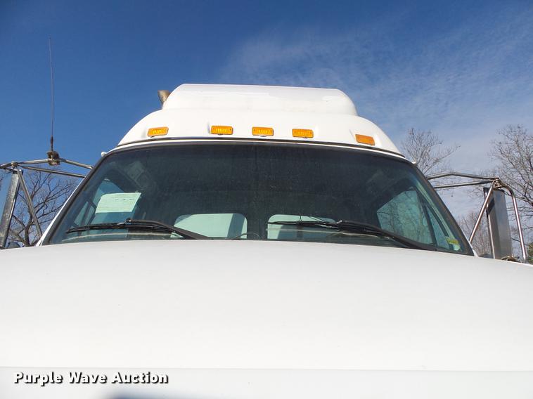 image for item DB7335 2004 Sterling 9500 semi truck