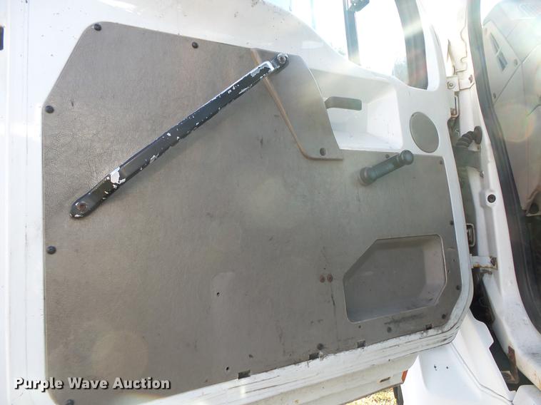 image for item DB7335 2004 Sterling 9500 semi truck