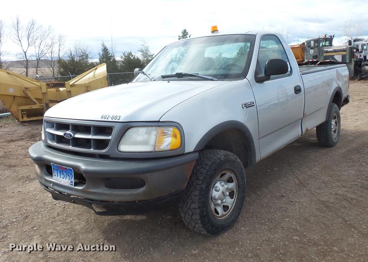 image for item DB8032 1998 Ford F250 pickup truck