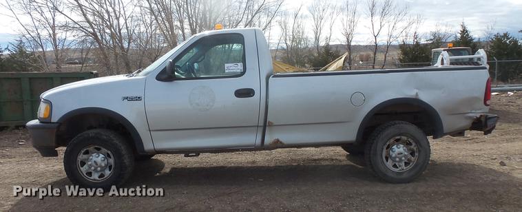 image for item DB8032 1998 Ford F250 pickup truck