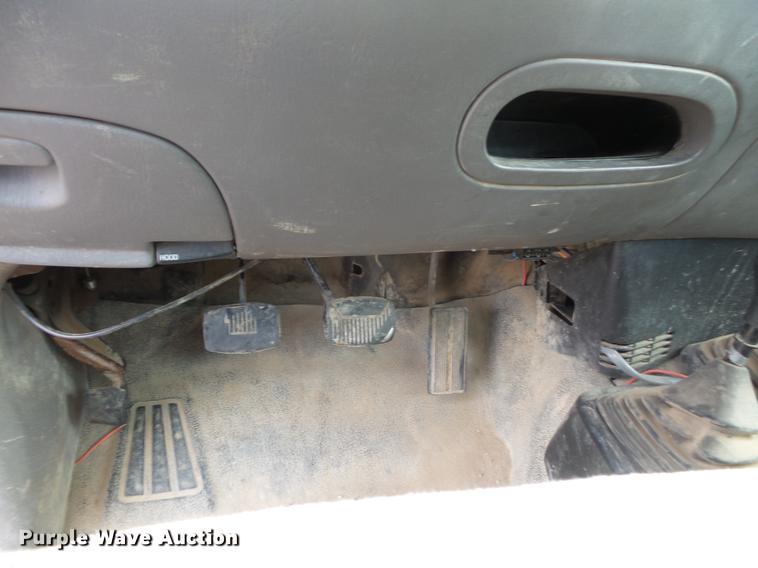 image for item DB8032 1998 Ford F250 pickup truck