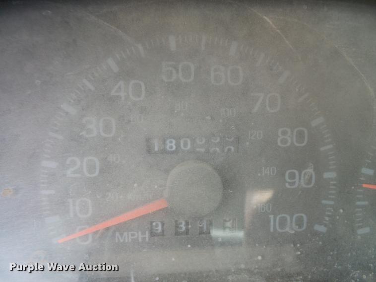 image for item DB8032 1998 Ford F250 pickup truck