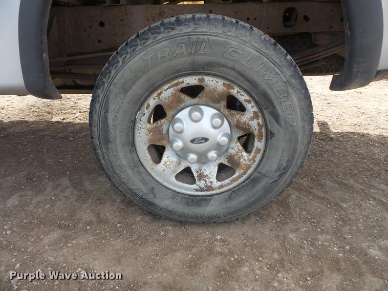 image for item DB8032 1998 Ford F250 pickup truck