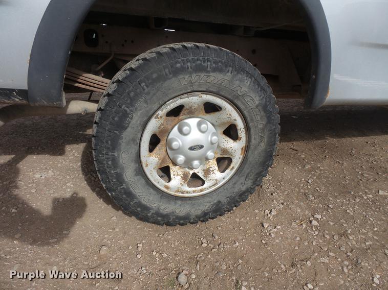 image for item DB8032 1998 Ford F250 pickup truck