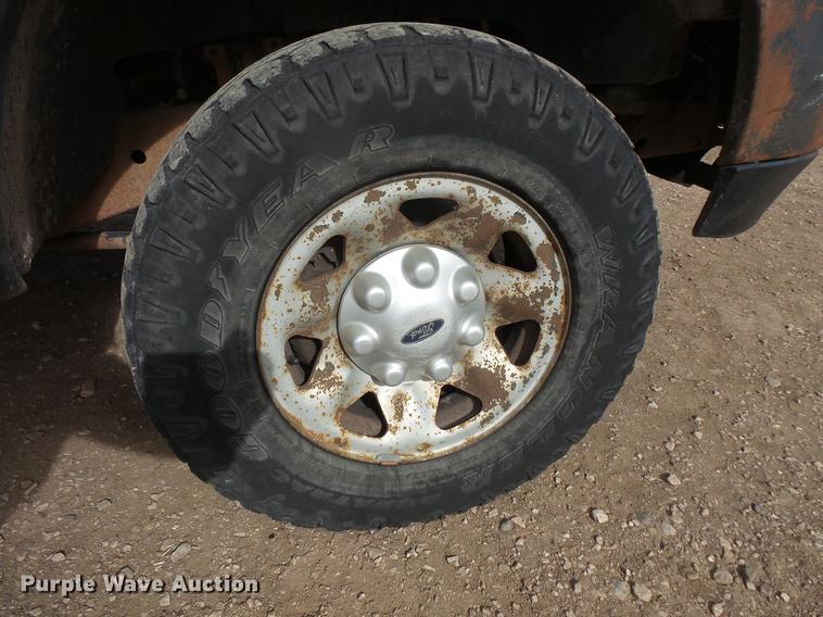 image for item DB8032 1998 Ford F250 pickup truck