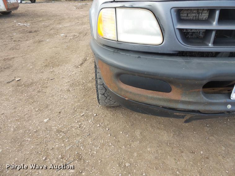 image for item DB8032 1998 Ford F250 pickup truck
