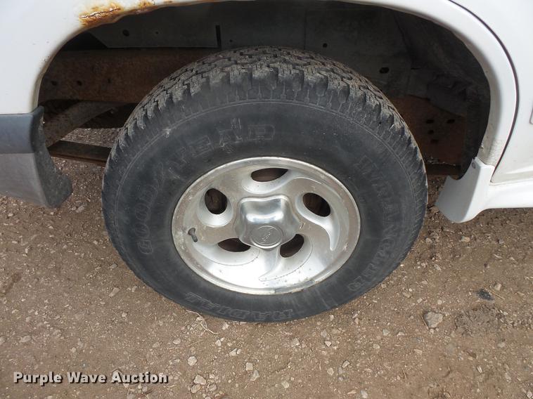 image for item DB8034 1998 Ford Explorer SUV