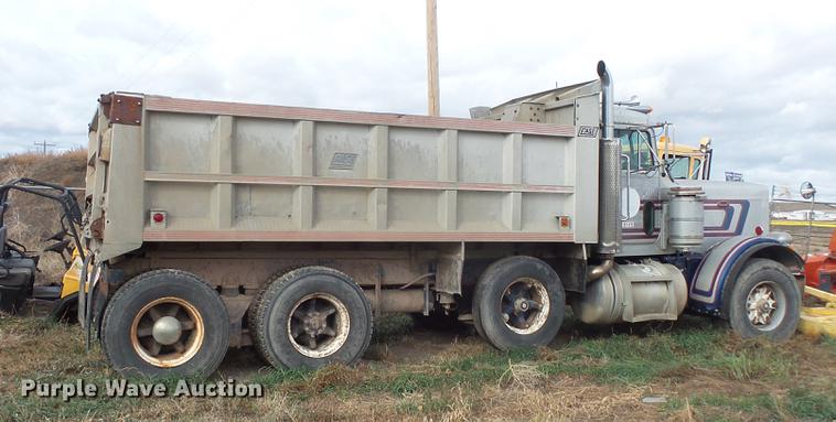 image for item DB8035 1980 Peterbilt 359 S19 dump truck