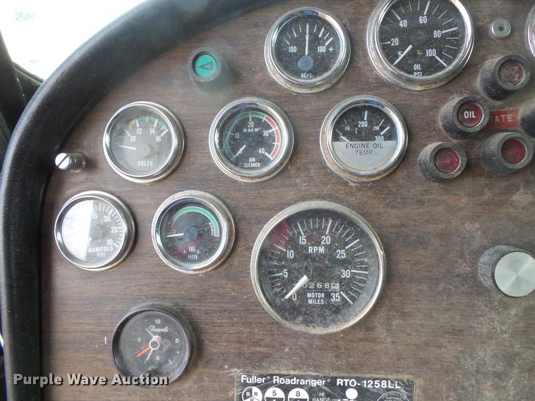 image for item DB8035 1980 Peterbilt 359 S19 dump truck