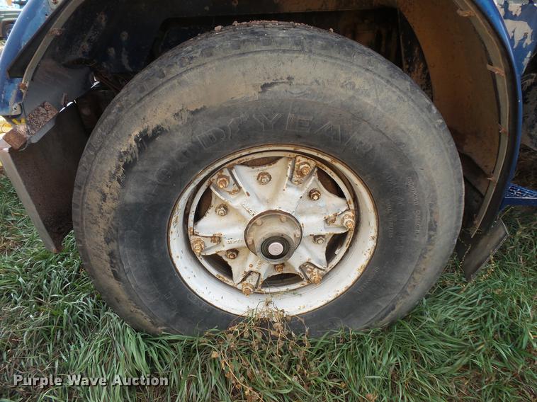 image for item DB8035 1980 Peterbilt 359 S19 dump truck