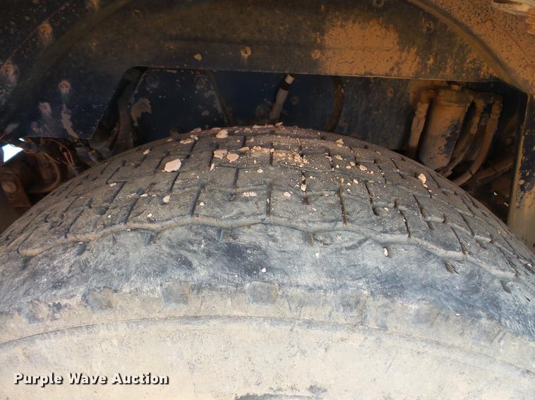 image for item DB8035 1980 Peterbilt 359 S19 dump truck