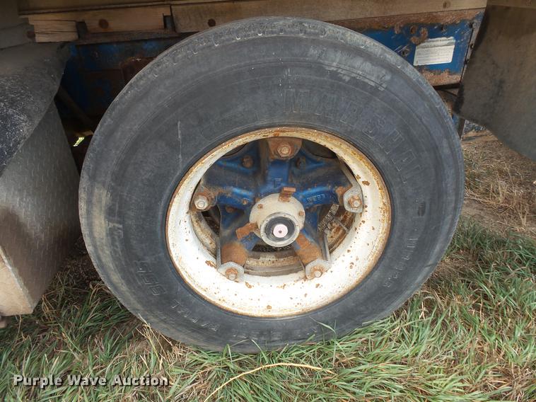 image for item DB8035 1980 Peterbilt 359 S19 dump truck