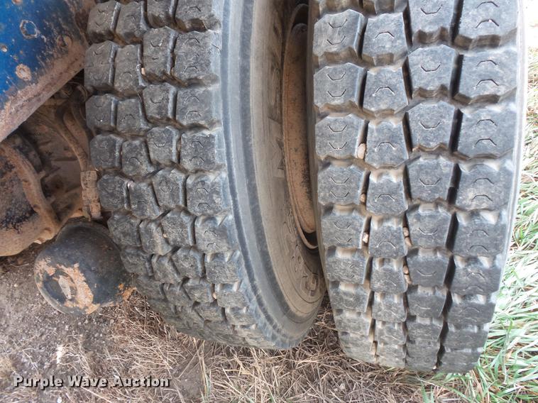 image for item DB8035 1980 Peterbilt 359 S19 dump truck