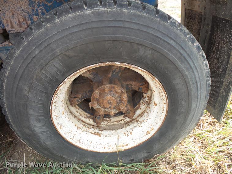 image for item DB8035 1980 Peterbilt 359 S19 dump truck