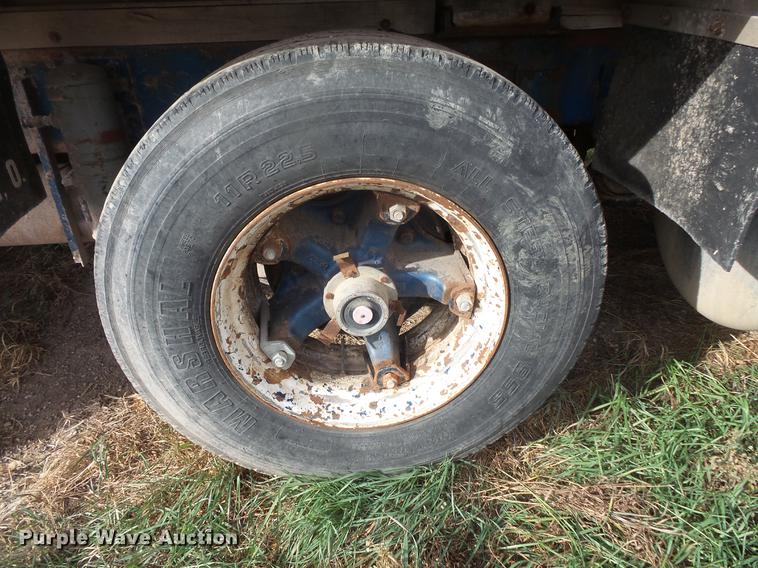 image for item DB8035 1980 Peterbilt 359 S19 dump truck