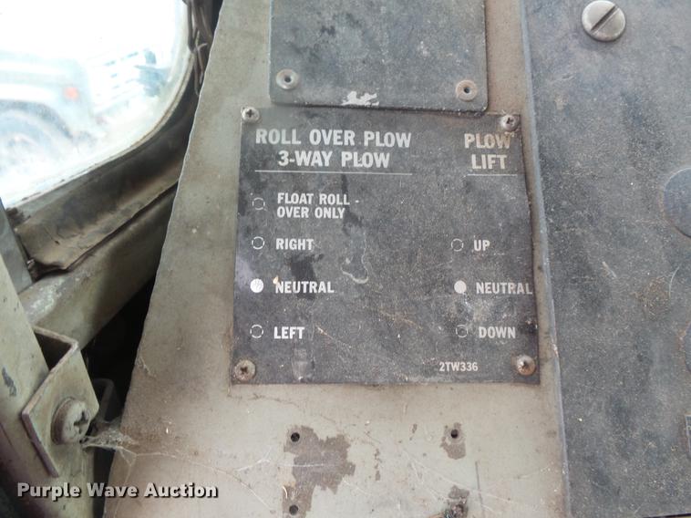 image for item DB8036 1988 Oshkosh T2206 flatbed truck