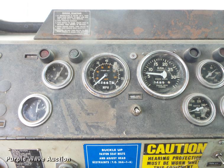 image for item DB8036 1988 Oshkosh T2206 flatbed truck