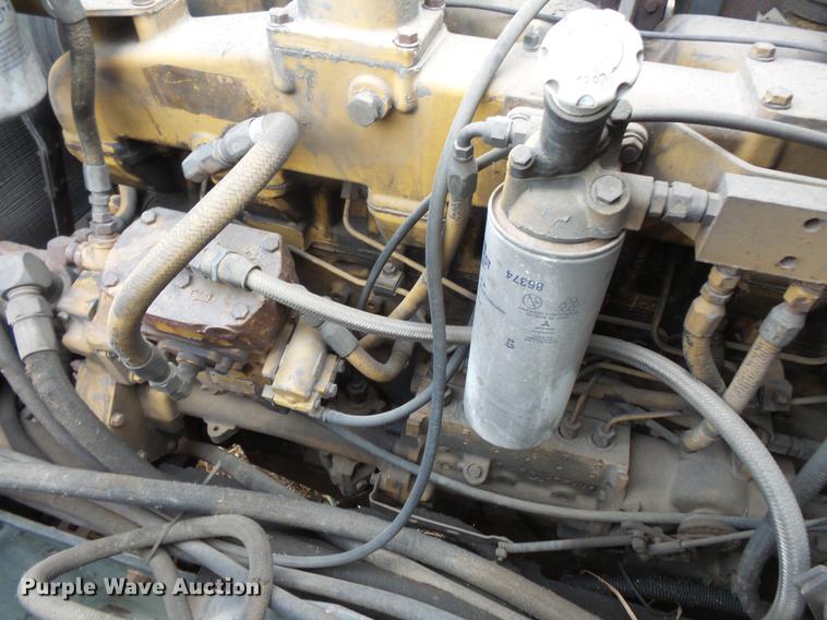 image for item DB8036 1988 Oshkosh T2206 flatbed truck