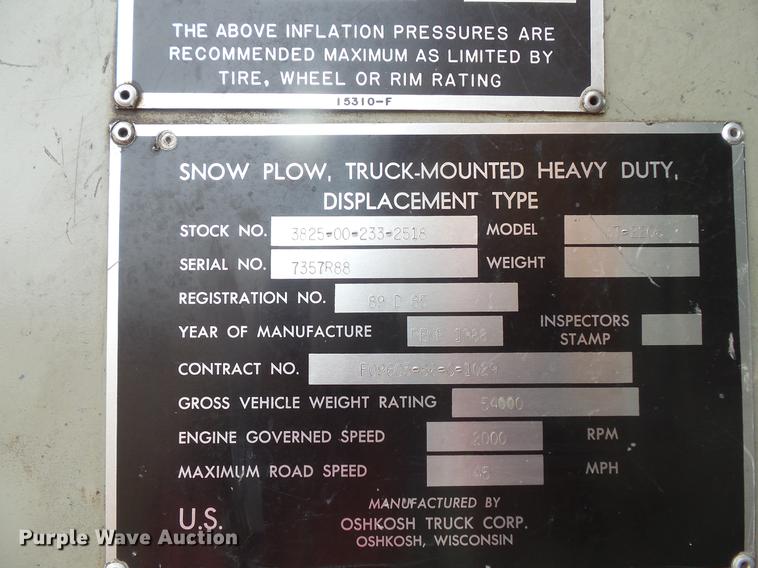 image for item DB8036 1988 Oshkosh T2206 flatbed truck