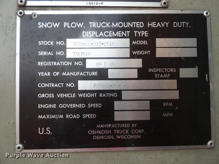 image for item DB8036 1988 Oshkosh T2206 flatbed truck