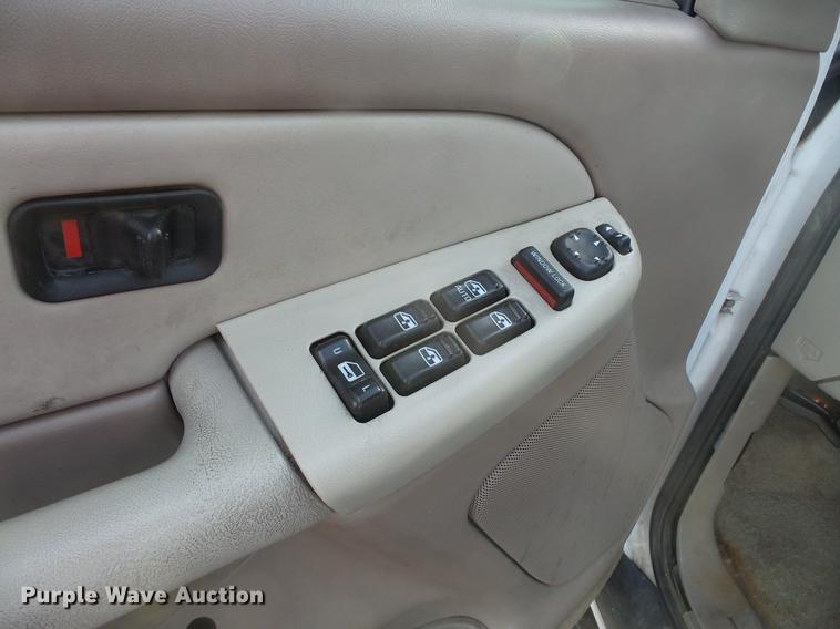 image for item DB8038 2001 Chevrolet Tahoe SUV