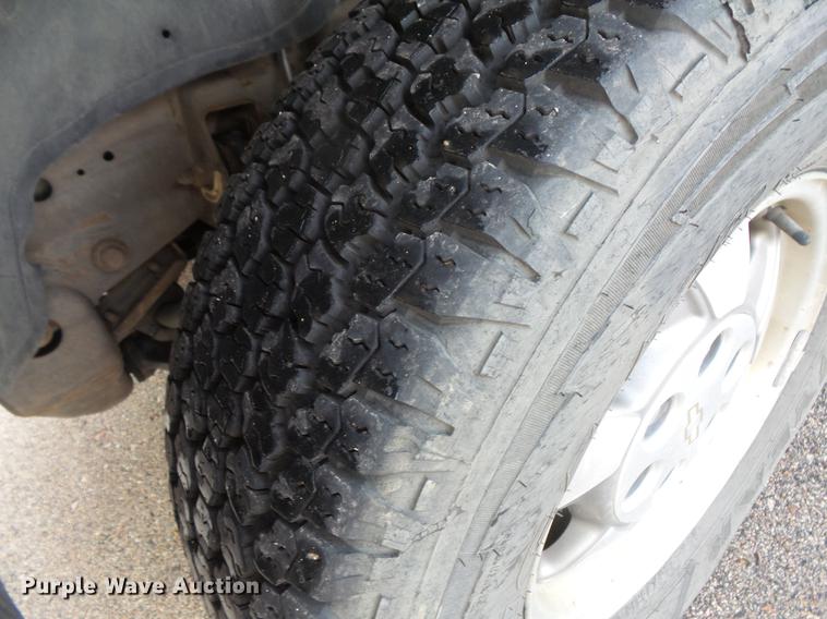 image for item DB8038 2001 Chevrolet Tahoe SUV