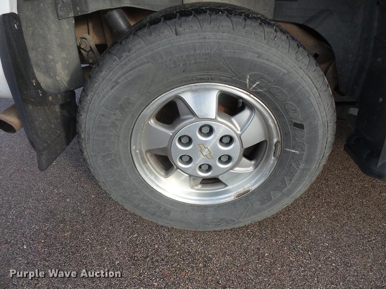 image for item DB8038 2001 Chevrolet Tahoe SUV