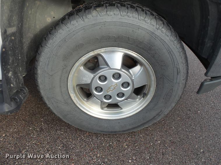 image for item DB8038 2001 Chevrolet Tahoe SUV