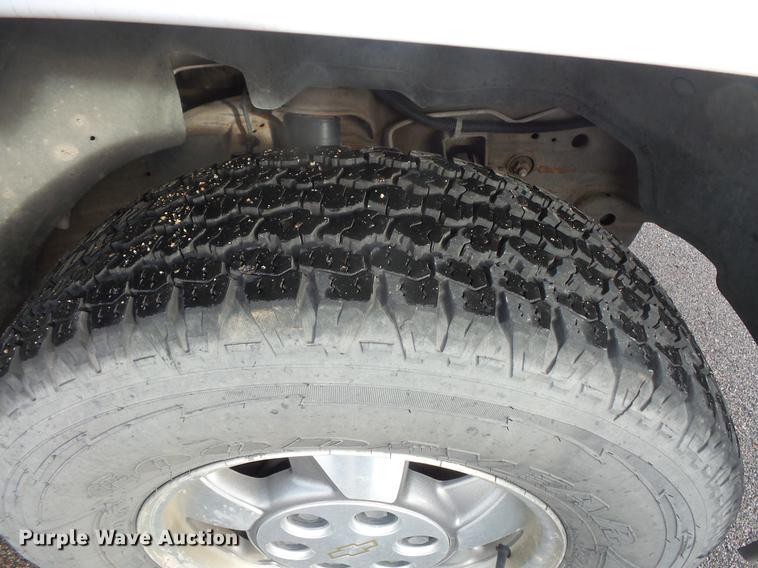 image for item DB8038 2001 Chevrolet Tahoe SUV