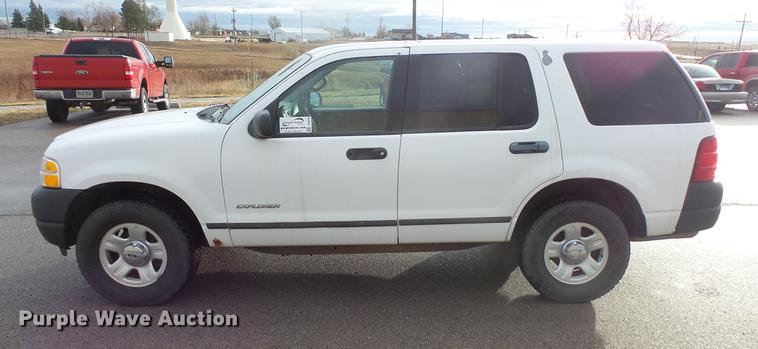 image for item DB8039 2004 Ford Explorer SUV