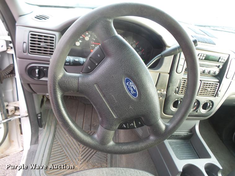 image for item DB8039 2004 Ford Explorer SUV