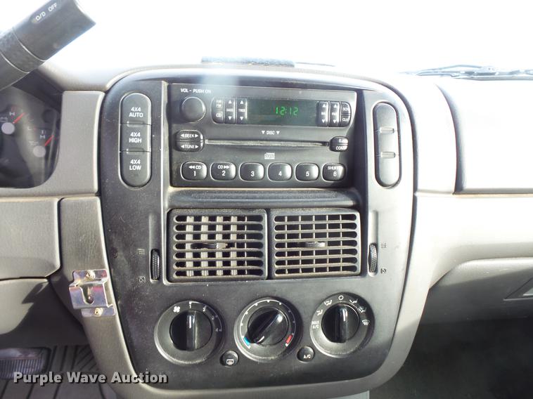 image for item DB8039 2004 Ford Explorer SUV